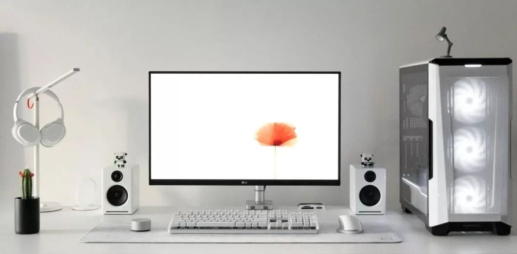 minimalist-desk-setup-pic-opt